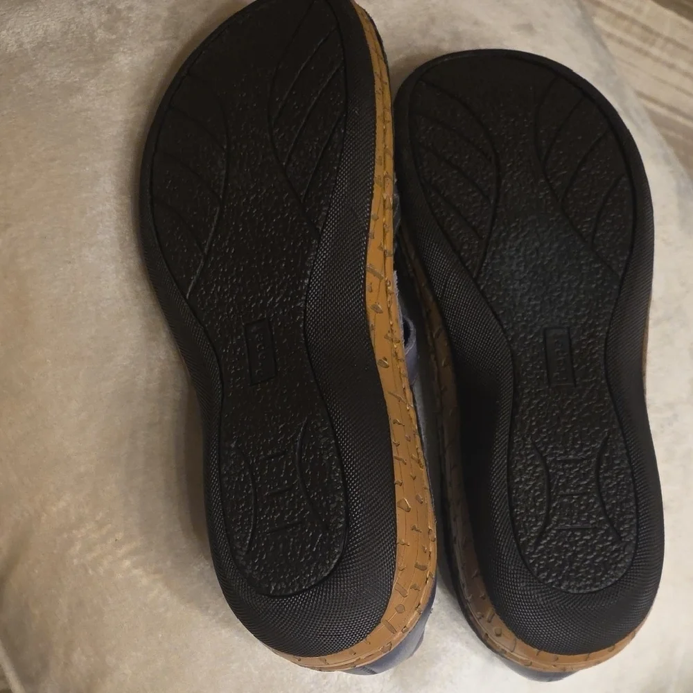 Propet Dark Blue and Silver Leather Sandals NWOT - Picture 9 of 15